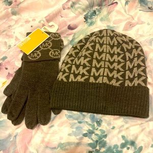 BN Michael Kors 2 Packs Gloves and Hats